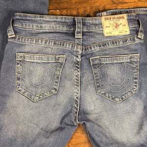 True Religion Becca Mid Rise Bootcut Jeans 27 Medium Wash